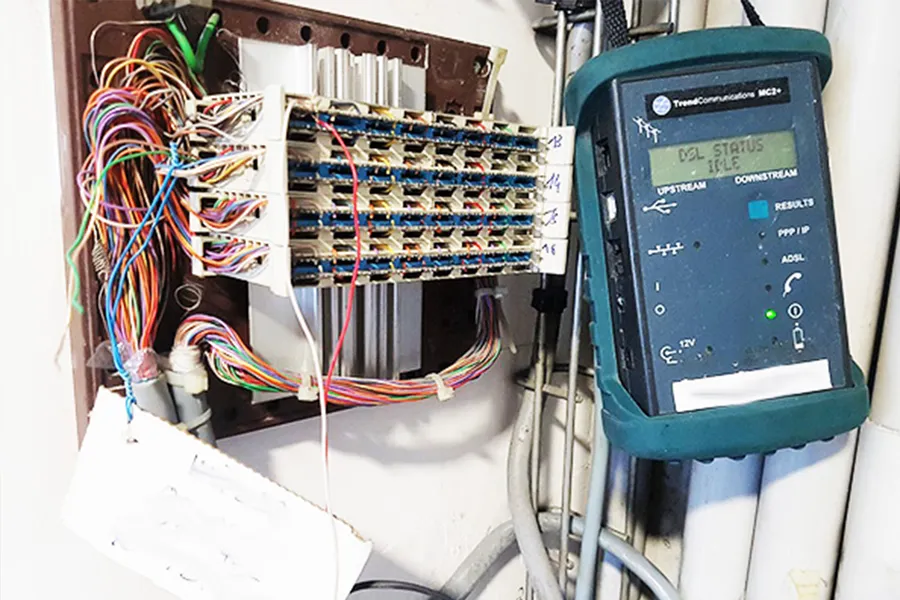 Diagnostic DSL et réglette de brassage téléphonique